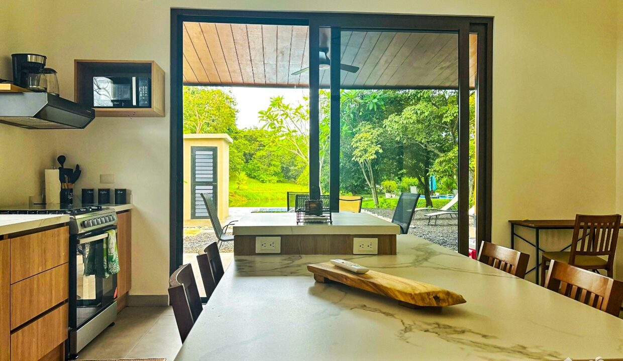 WhatsApp Image 2025-10-10 at 1.11.03 p. m. (2)